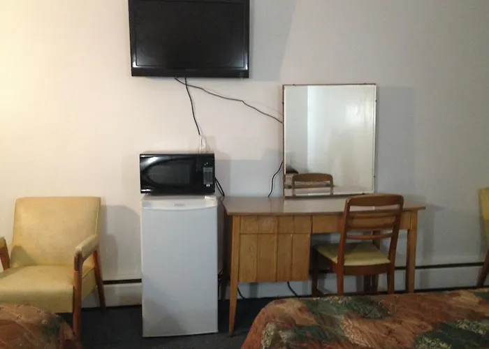 Pleasant Manor Motel