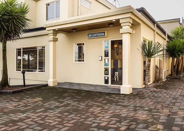 Pebble Beach Motor Inn