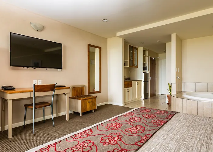 Pebble Beach Motor Inn