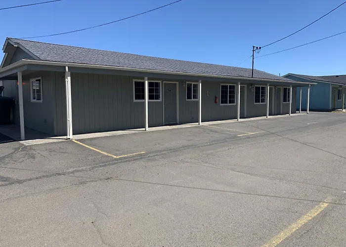 Coastal Inn And Suites