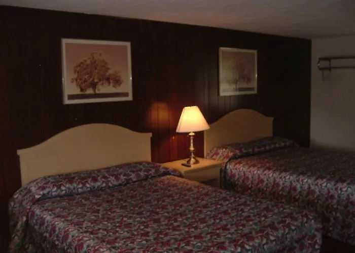 Fels Three Crown Motel