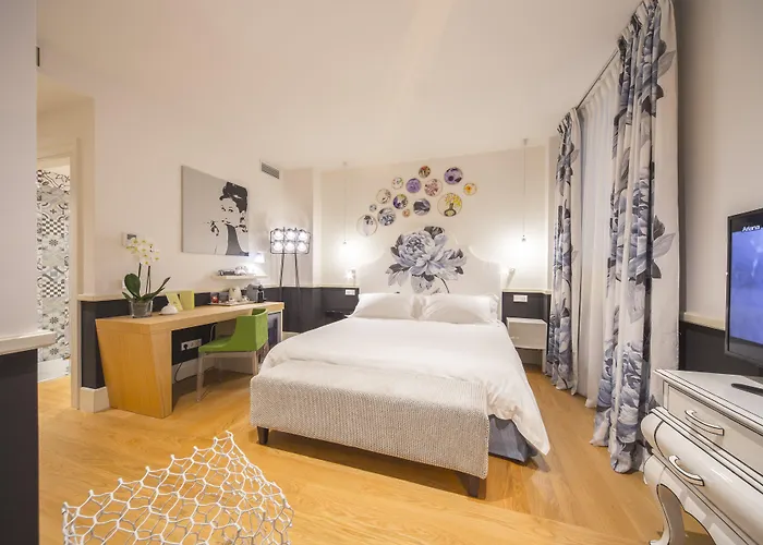 Cinque Rooms