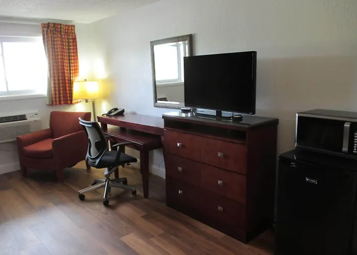 Travel Inn And Suites
