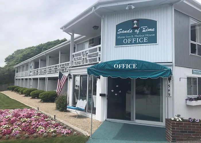 Sands Of Time Motor Inn & Harbor House