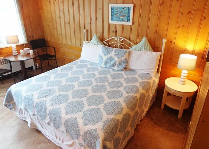 Town & Beach Motel