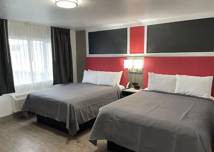Seven Seas Inn & Suites