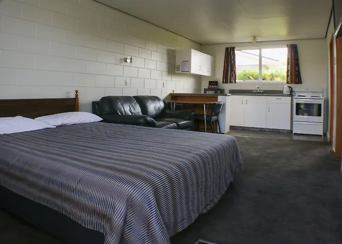Charlton Motel