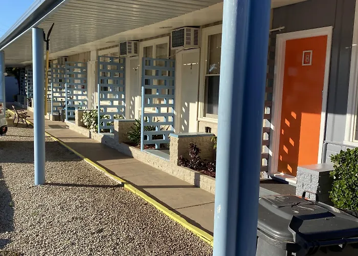 Paddle Steamer Motel