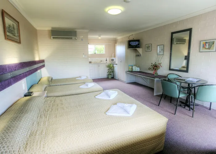 The Vines Motel & Cottages