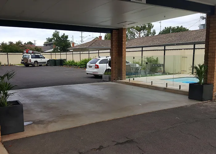 Centrepoint Motel