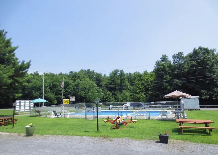 Four Seasons Motel