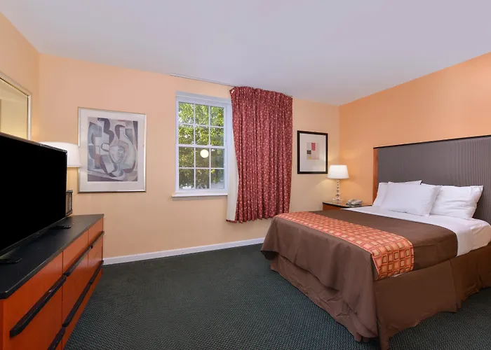 Media Inn & Suites