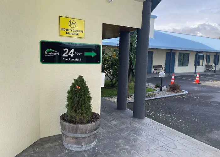 Bassingers Motor Lodge