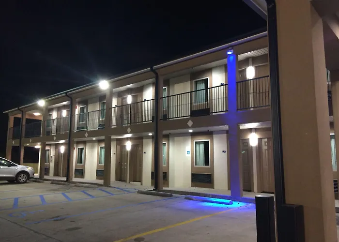 Paradise Inn & Suites
