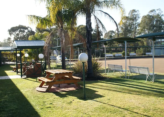 Deniliquin Country Club Motor Inn