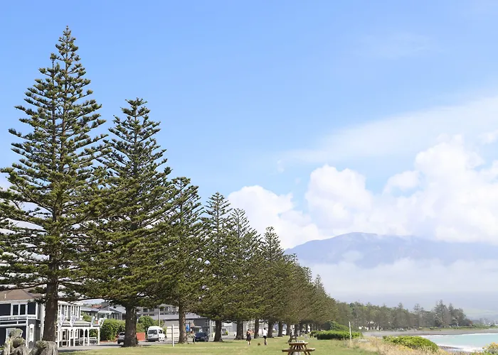 Sierra Beachfront Motel