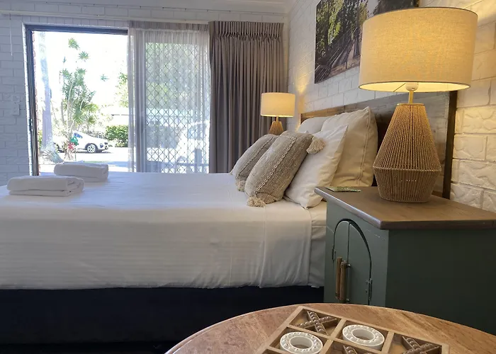 Beachmere Palms Motel