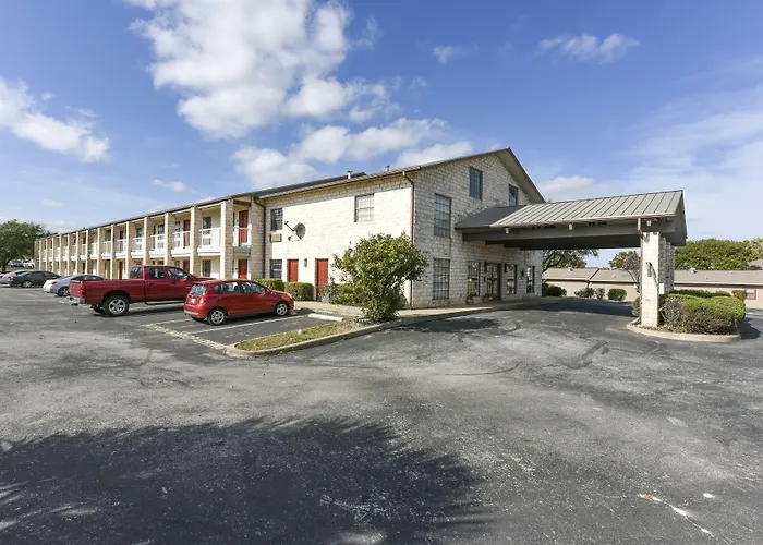 Windcrest Inn And Suites