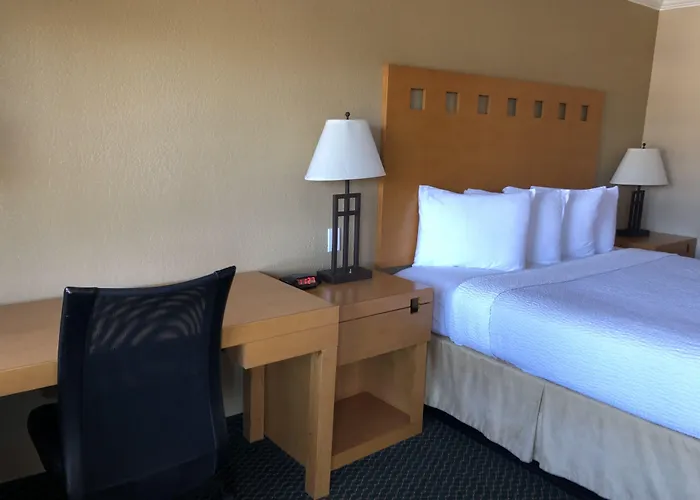 Lake Point Lodge