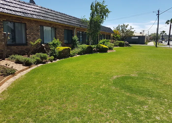 Acacia Motel