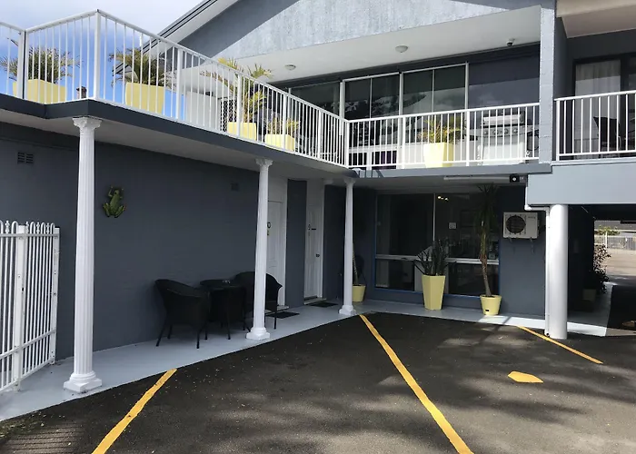 Lakeview Motor Inn