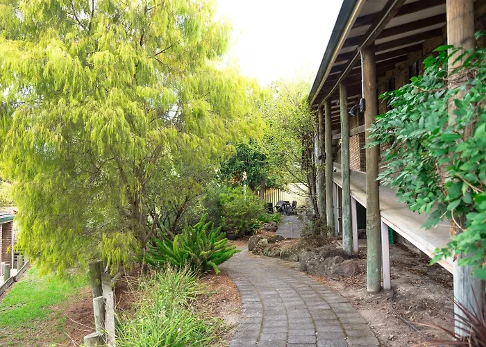 Farnham Court Motel And Restaurant
