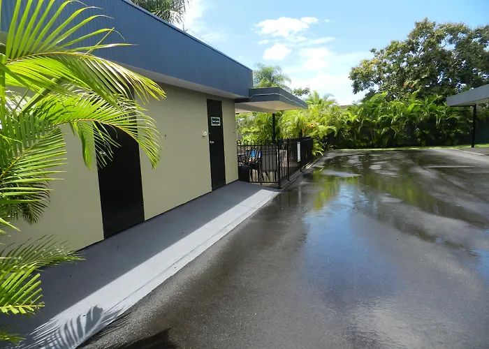 Golden Palms Motor Inn