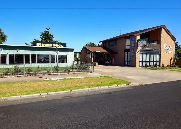 Majestic Motel
