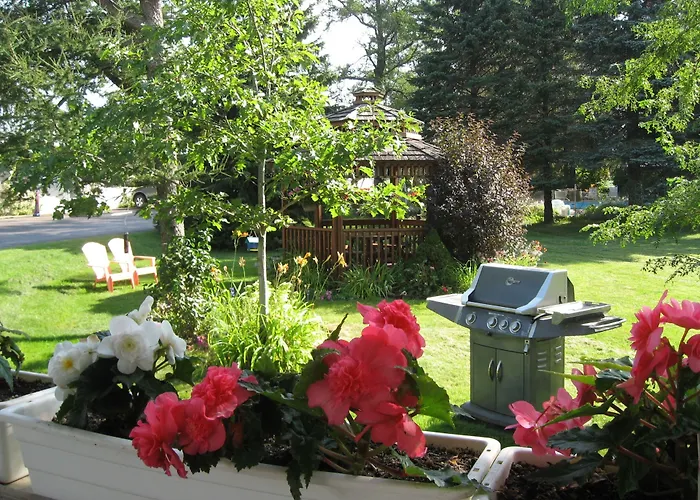 Stratford Suburban Motel