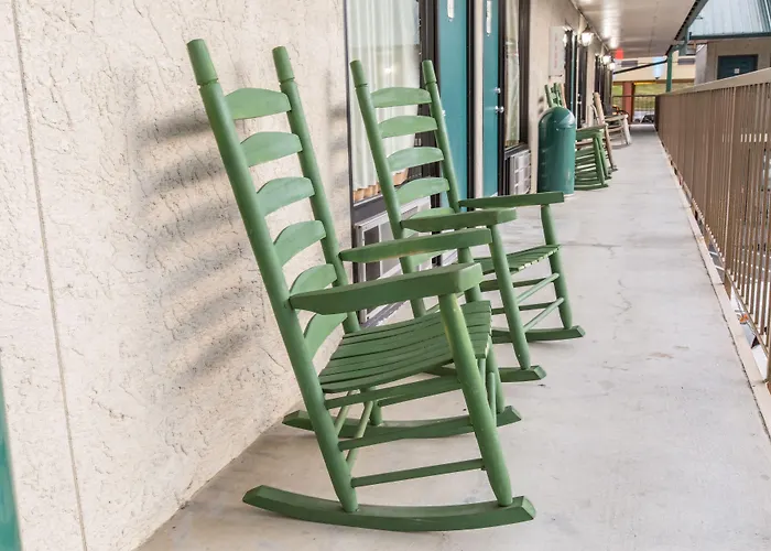 Mountain Breeze Motel