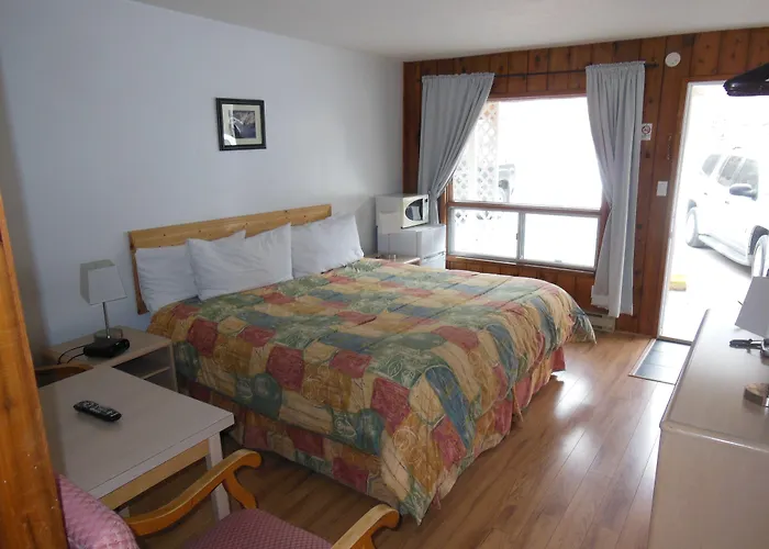 Cedar Motel