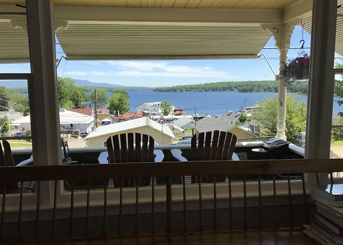 The Lakeview Inn & Cottages