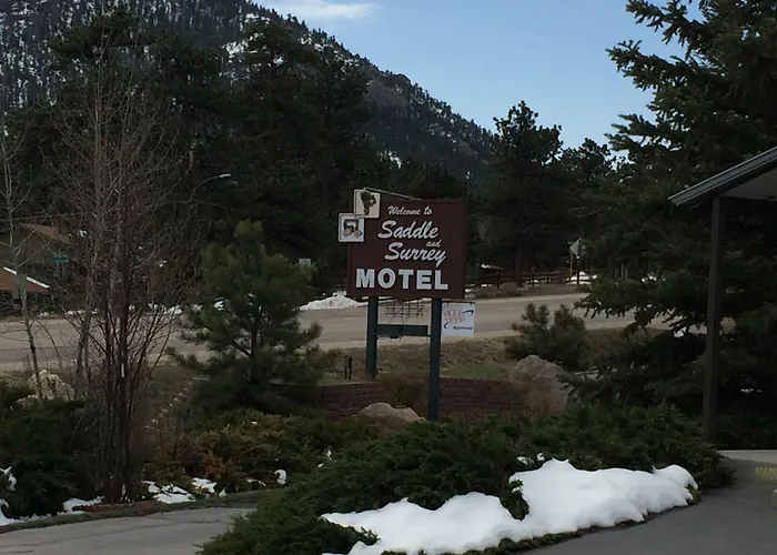 Saddle & Surrey Motel