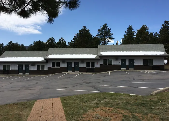 Saddle & Surrey Motel