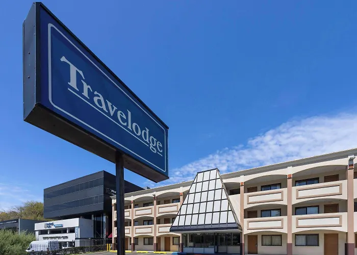 Travelodge By Wyndham Manhasset