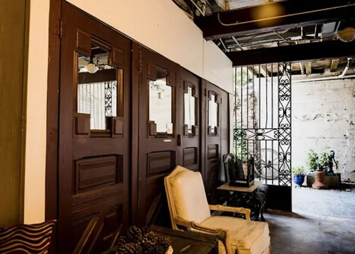 Gunn House Hotel