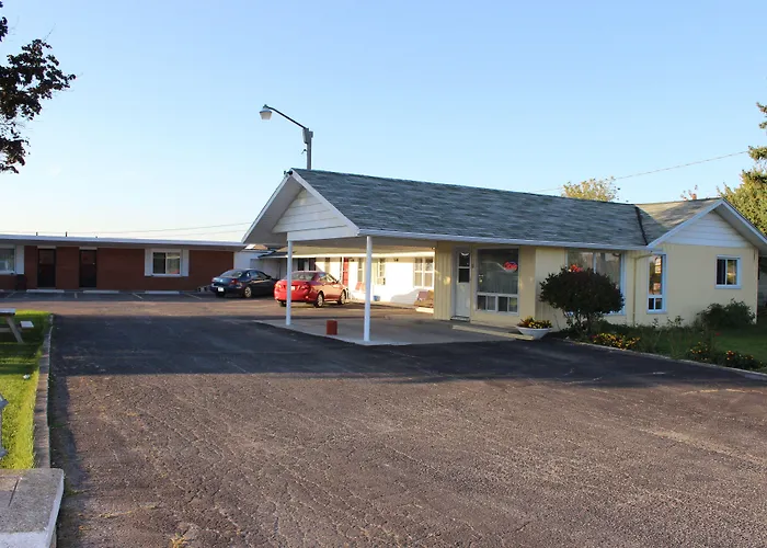 Colonial Motel