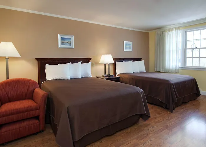 Cape Cod Harbor House Inn