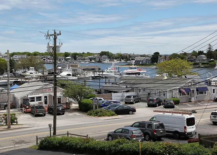 Cape Cod Harbor House Inn