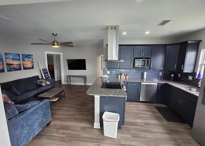 Lakeside Lofts At Lake Martha