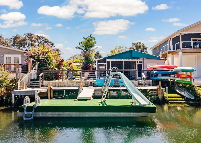 The Hideaway At Weeki Wachee