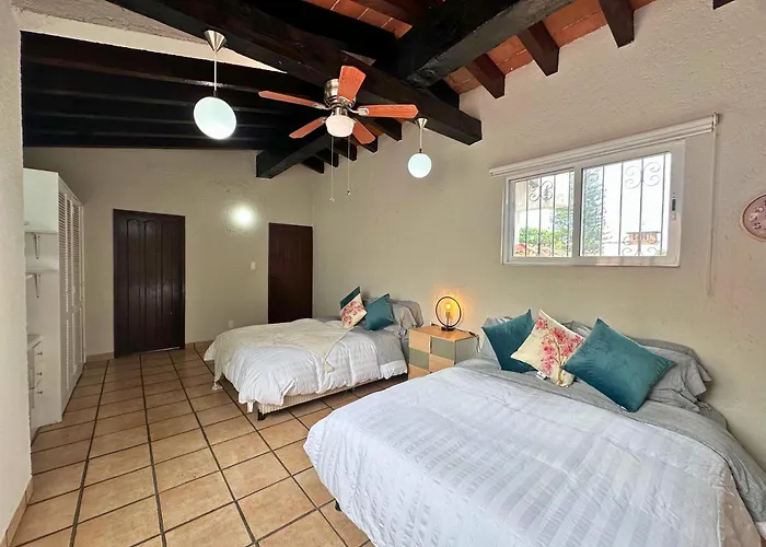 Casa Haru Alberca Climatizada Jardin, Asador Y Tombling, Capacidad 18 Personas, 6 Recamaras 4 Banos 10 Camas Estacionamiento Para 4 Autos Salida 8 Pm