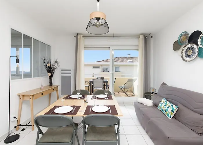 Les Aromes Residence With Pool & Parking Grasse