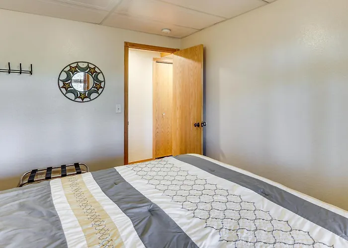 Lead Home In The Mountains W/ Hot Tub + Views!