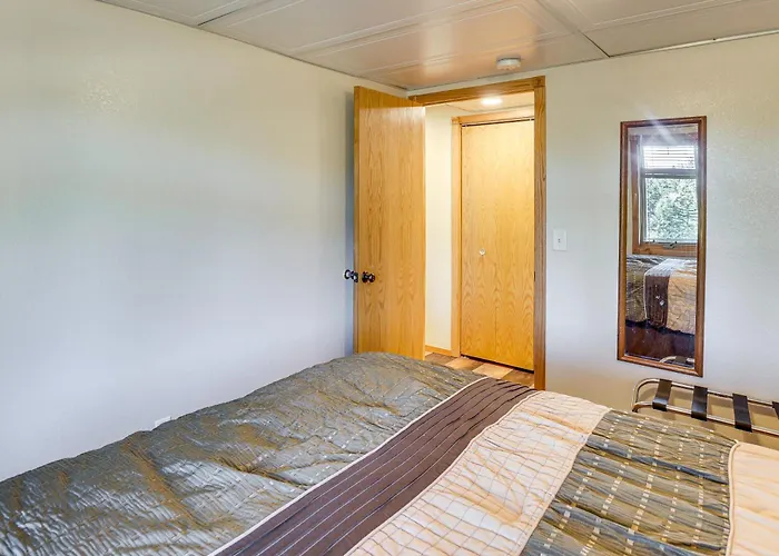 Lead Home In The Mountains W/ Hot Tub + Views!
