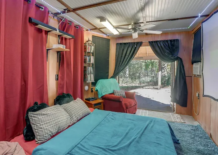 'The Treehouse' In Cherokee Village: Deck & Views