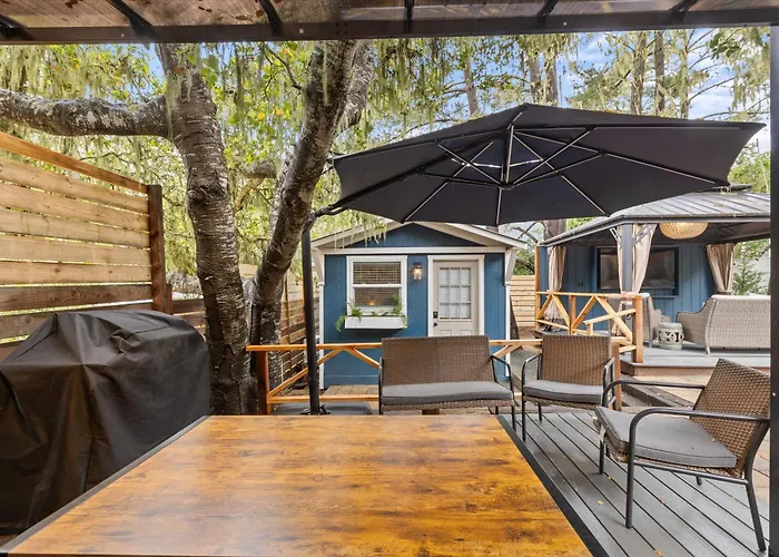 House Of Joy-Sleeps 12
