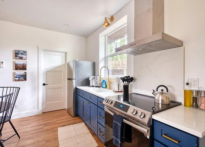 Mt Hood Log Cabin! Fresh Remodel With Airstream 2