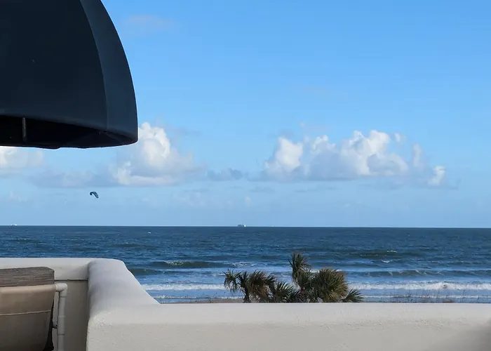 Oceanfront 2Br2B, Ocean Views, Heated Pool, Spa