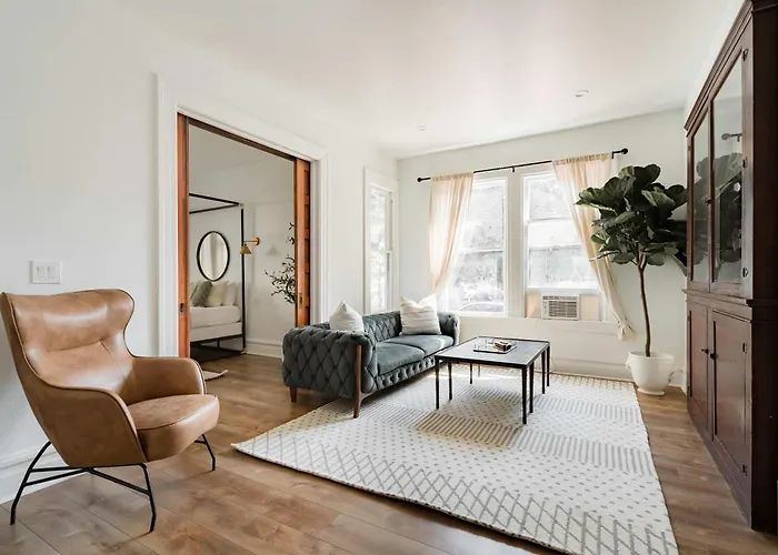 Stay Portland - The Etoile Suite - Nob Architecture & Boutiques